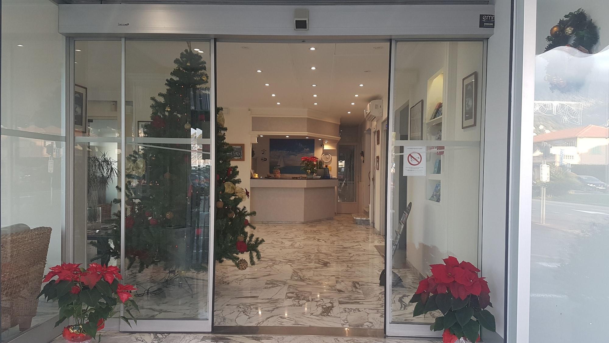 Hotel Le Dauphin Мантон Екстер'єр фото
