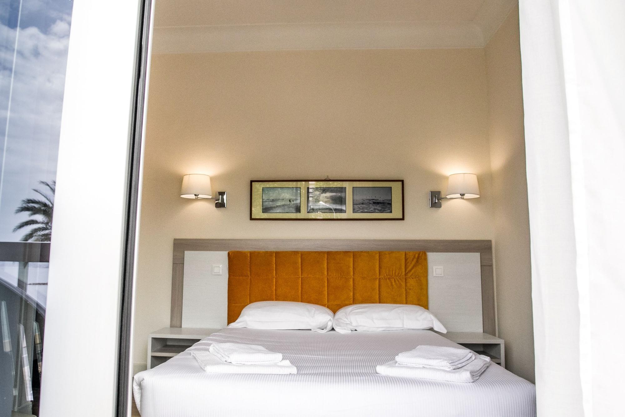 Hotel Le Dauphin Мантон Екстер'єр фото