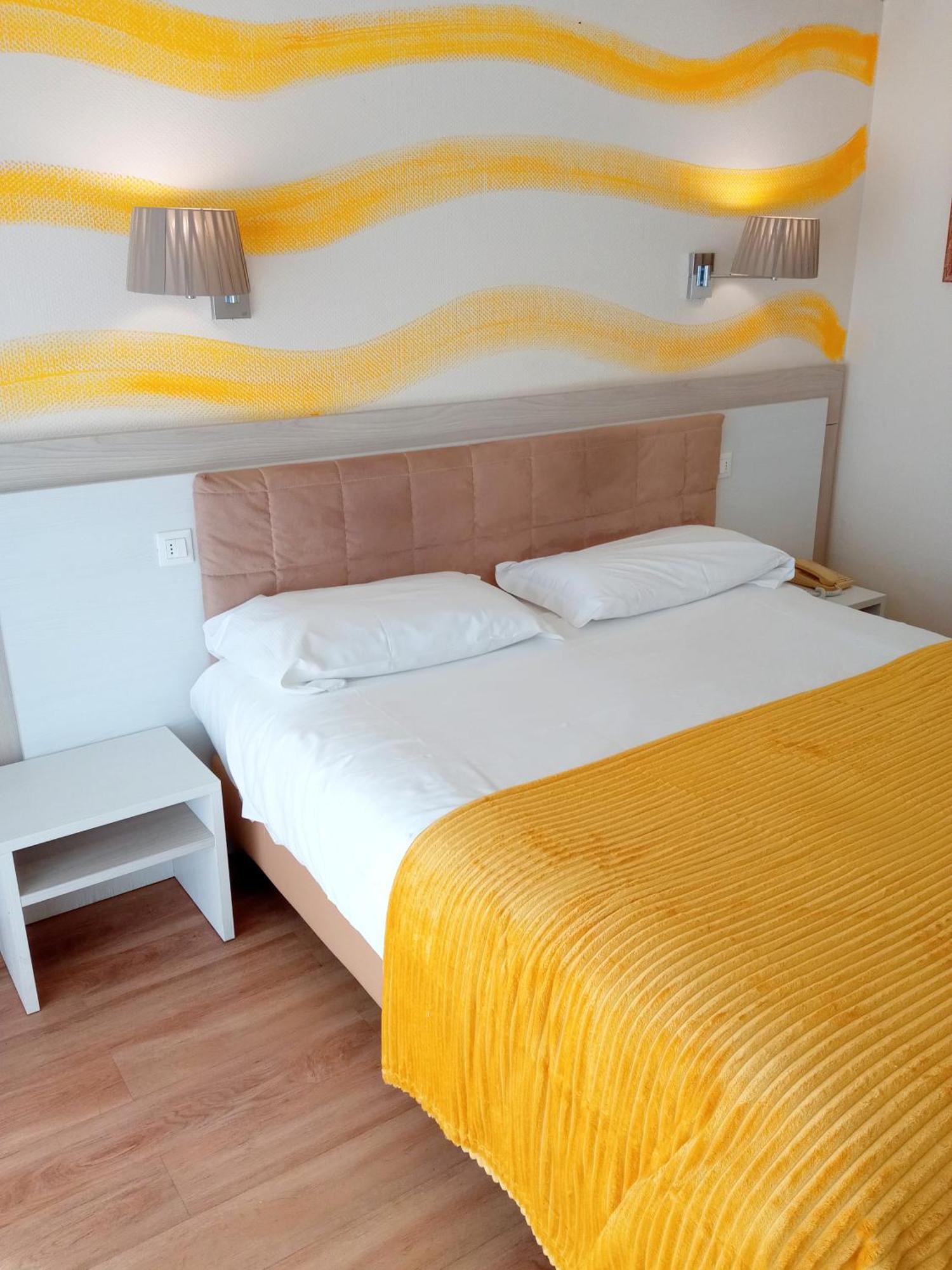 Hotel Le Dauphin Мантон Екстер'єр фото