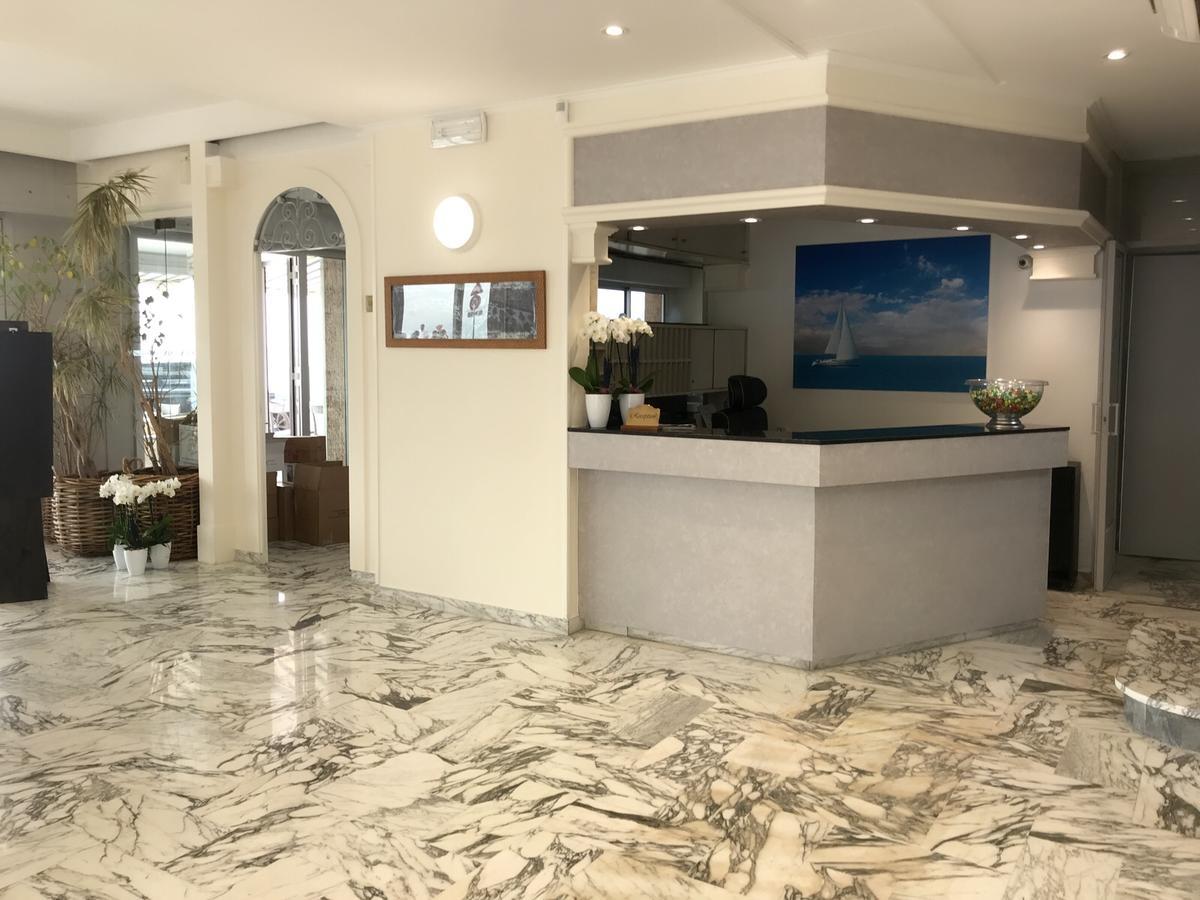 Hotel Le Dauphin Мантон Екстер'єр фото